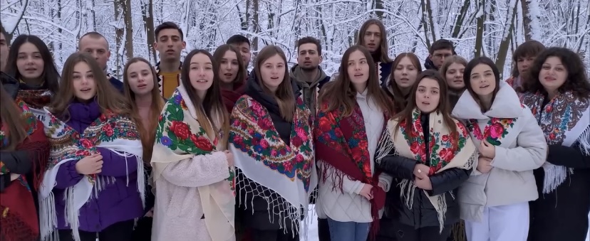 Хай ваші надії та сподівання здійсняться, веселих свят!     